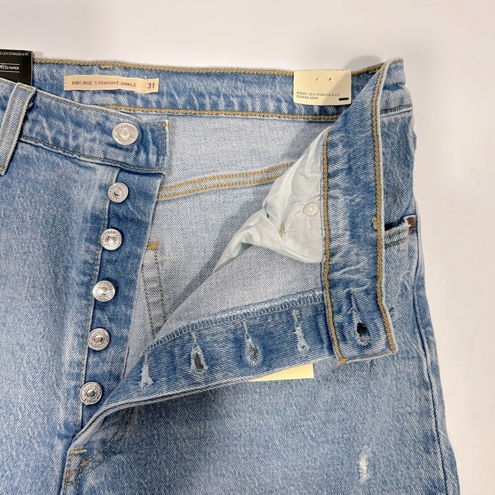Levi’s Premium Ribcage Straight Ankle Distressed High Rise Size 31 - Picture 10 of 13